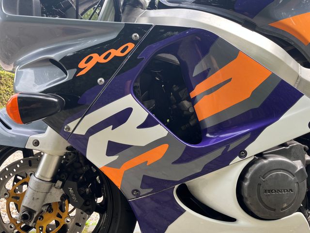 honda - cbr-900-rr-fireblade
