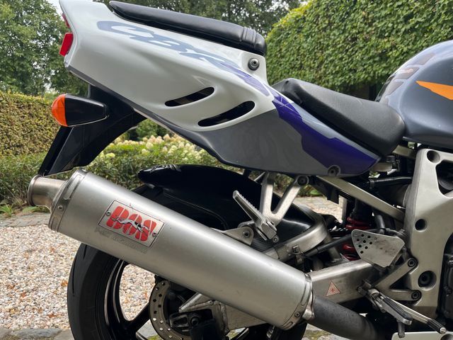 honda - cbr-900-rr-fireblade