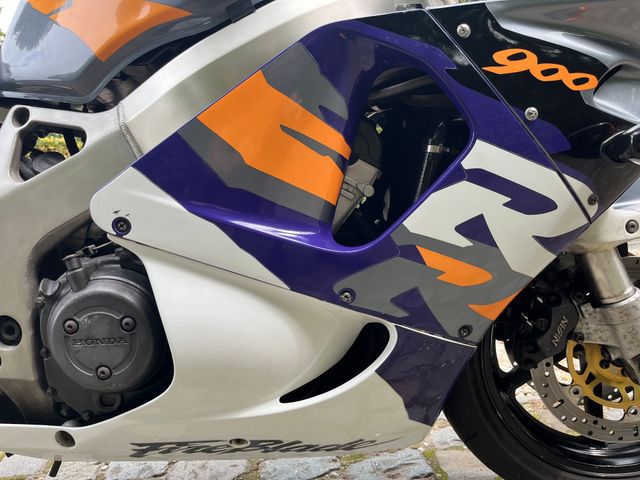 honda - cbr-900-rr-fireblade