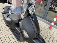 Vespa GTS 300 SuperTech HPE Notte # Full black 2022 occasion – foto 4 van 15