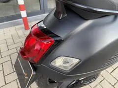 Vespa GTS 300 SuperTech HPE Notte # Full black 2022 occasion – foto 8 van 15