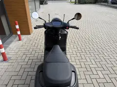 Vespa GTS 300 SuperTech HPE Notte # Full black 2022 occasion – foto 9 van 15
