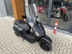 Vespa GTS 300 SuperTech HPE Notte # Full black 2022 occasion – foto 13 van 15