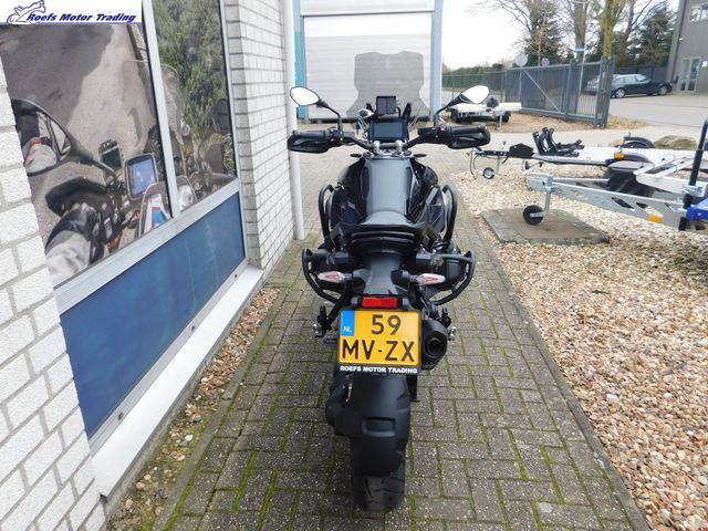 bmw - r-1300-gs-triple-black