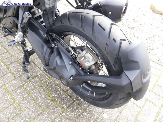 bmw - r-1300-gs-triple-black
