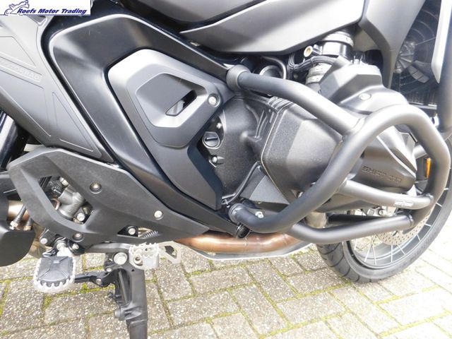 bmw - r-1300-gs-triple-black