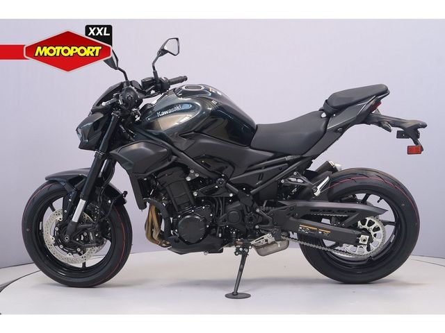 kawasaki - z900