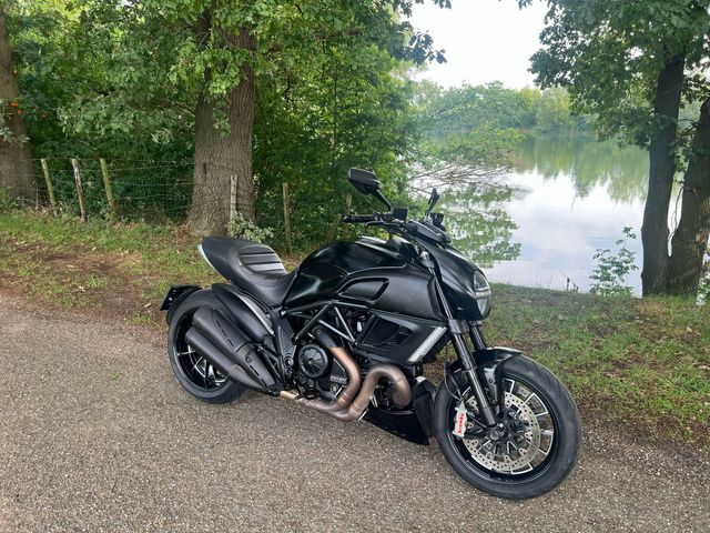 ducati - diavel