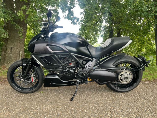 ducati - diavel