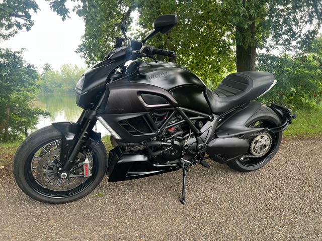 ducati - diavel
