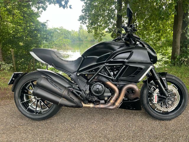 ducati - diavel