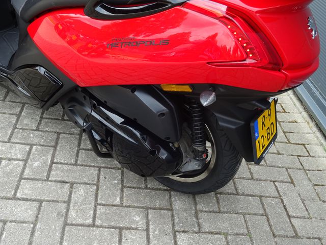 peugeot - metropolis-400