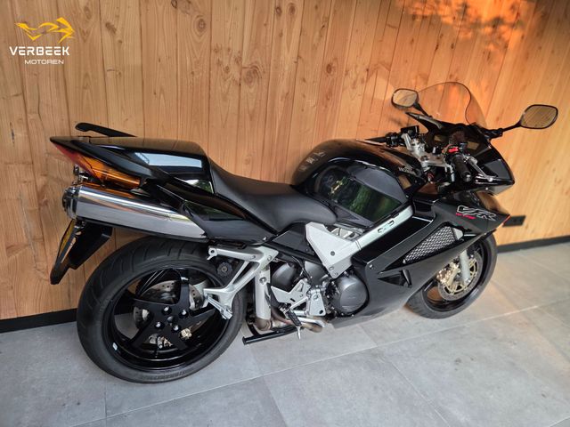 honda - vfr-800-fi-vtec-abs