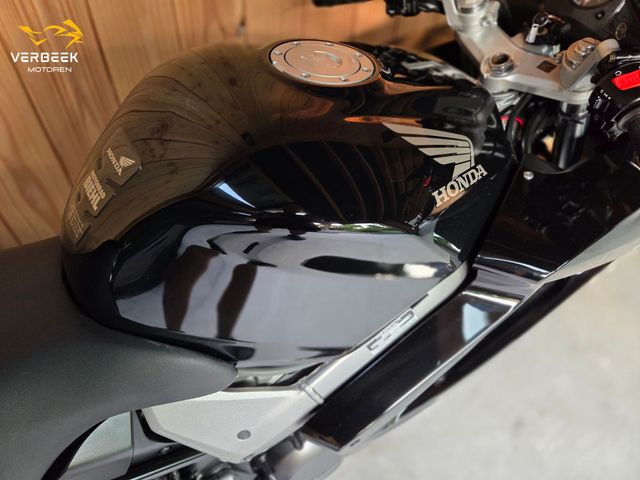 honda - vfr-800-fi-vtec-abs