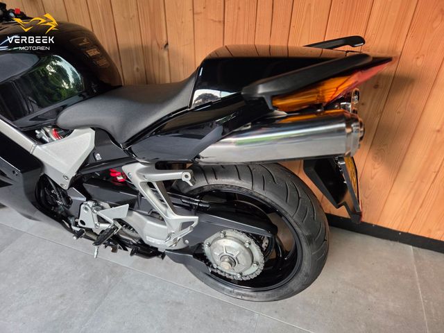honda - vfr-800-fi-vtec-abs