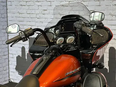 HARLEY-DAVIDSON ROAD GLIDE CUSTOM CVO – foto 4