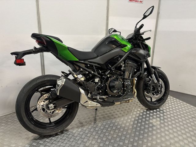 kawasaki - z900