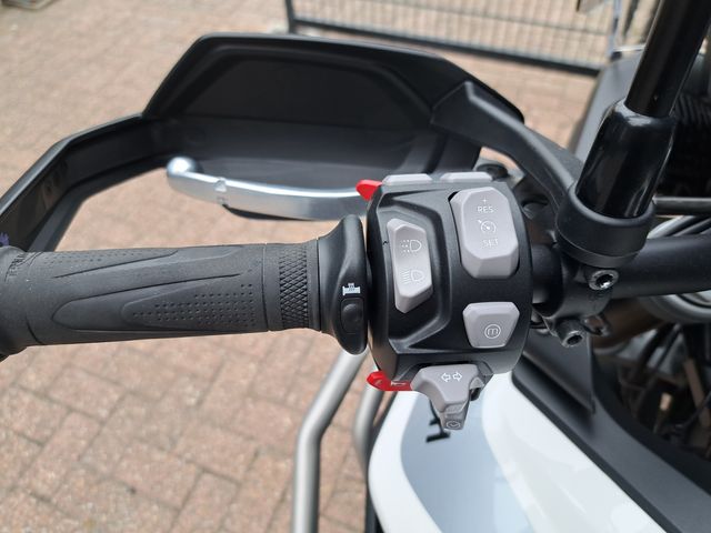 triumph - tiger-900-gt-pro