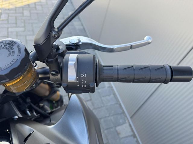 kawasaki - z1100-se
