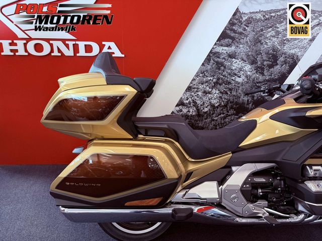 honda - gl-1800-goldwing-tour-dct