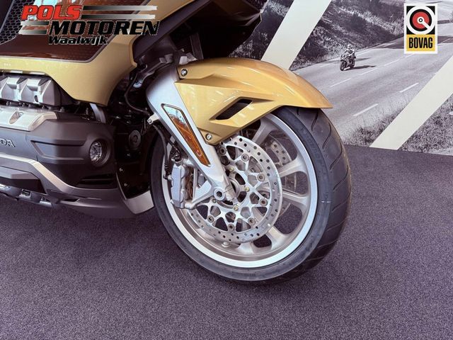 honda - gl-1800-goldwing-tour-dct