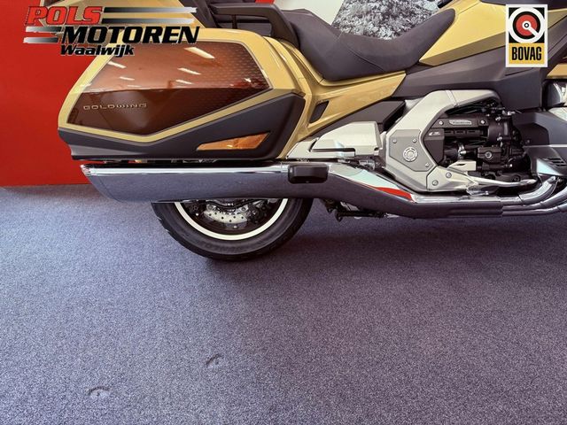 honda - gl-1800-goldwing-tour-dct