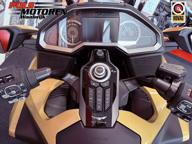 honda - gl-1800-goldwing-tour-dct