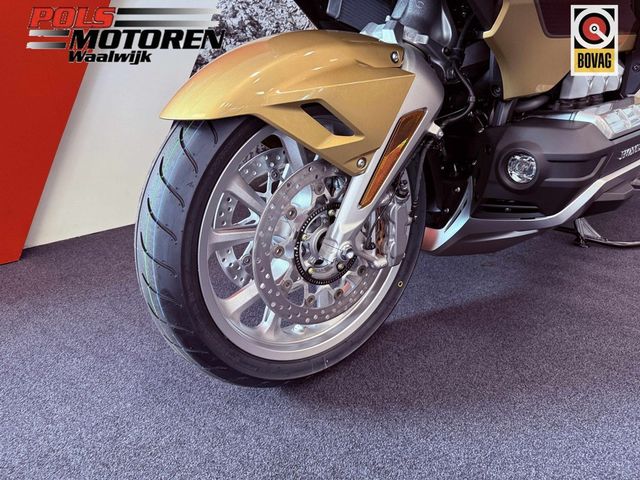 honda - gl-1800-goldwing-tour-dct