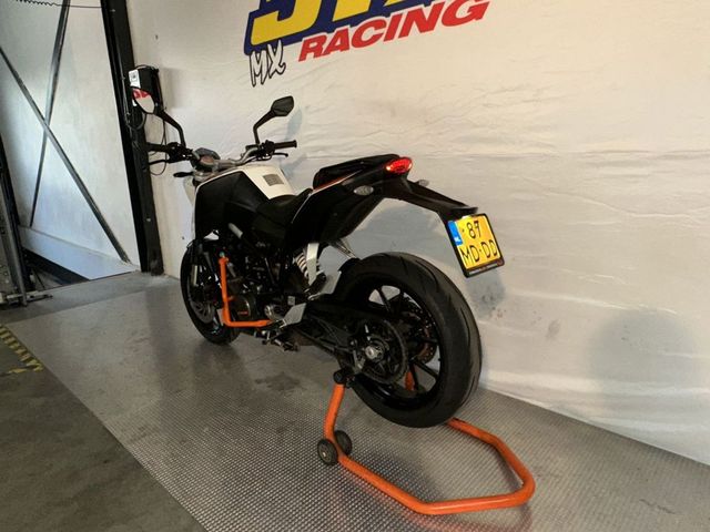 ktm - 125-duke