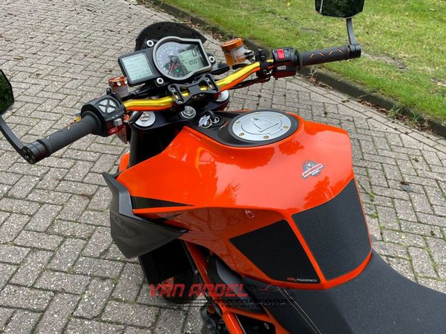 ktm - 1290-super-duke-r