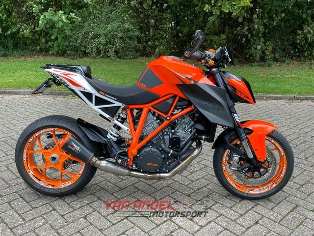 ktm - 1290-super-duke-r
