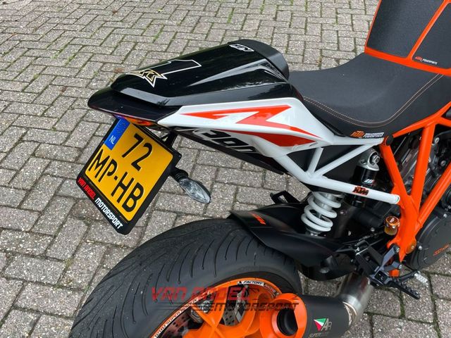 ktm - 1290-super-duke-r