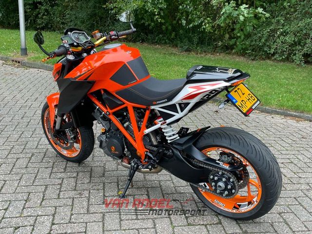 ktm - 1290-super-duke-r
