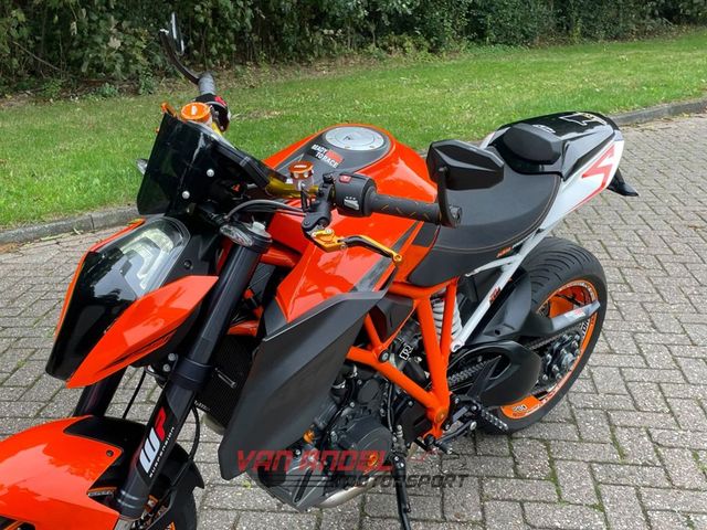 ktm - 1290-super-duke-r