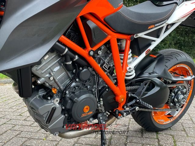 ktm - 1290-super-duke-r
