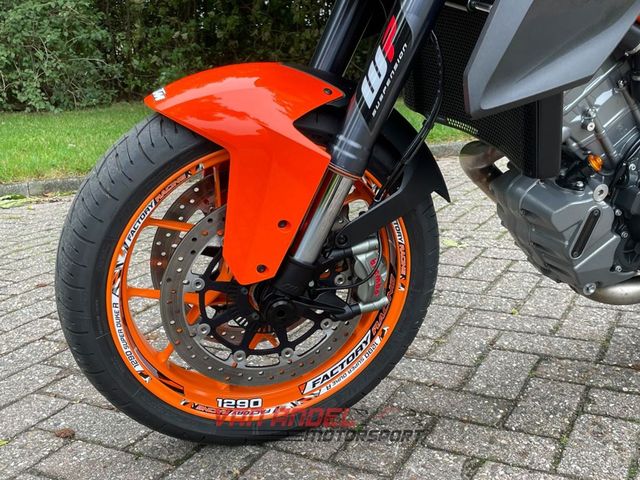 ktm - 1290-super-duke-r