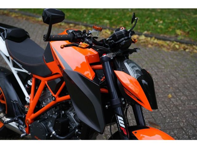 ktm - 1290-super-duke-r