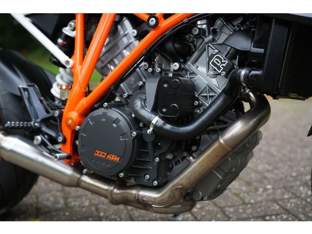 ktm - 1290-super-duke-r
