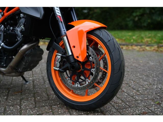 ktm - 1290-super-duke-r