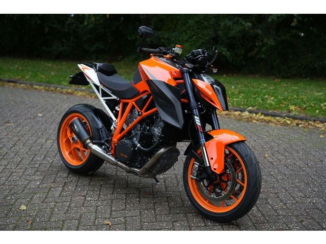 ktm - 1290-super-duke-r