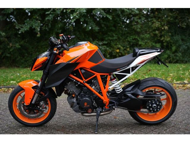 ktm - 1290-super-duke-r