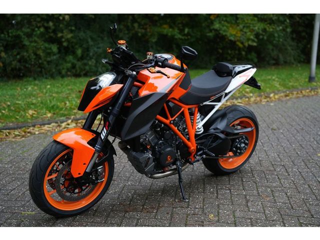 ktm - 1290-super-duke-r