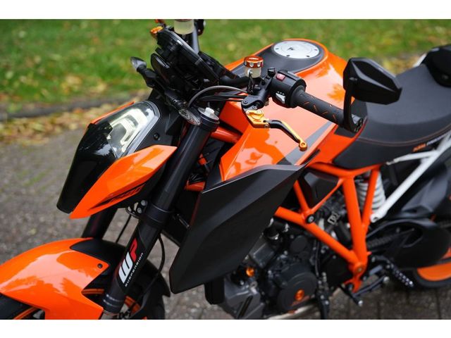 ktm - 1290-super-duke-r