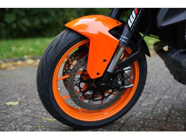 ktm - 1290-super-duke-r