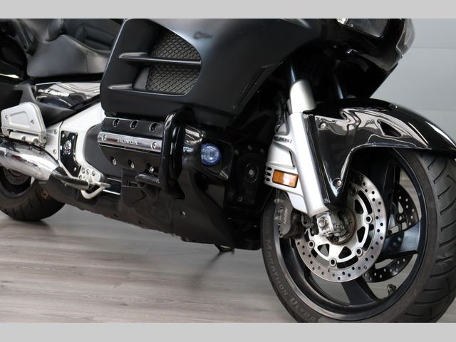 honda - gl-1800-goldwing-abs