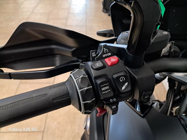 bmw - r-1250-gs-triple-black