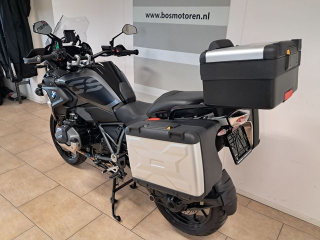 bmw - r-1250-gs-triple-black