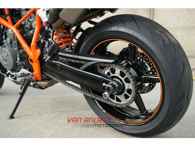 ktm - 990-supermoto-r
