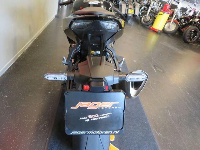 honda - cbr-1000-rr-r-fireblade-sp