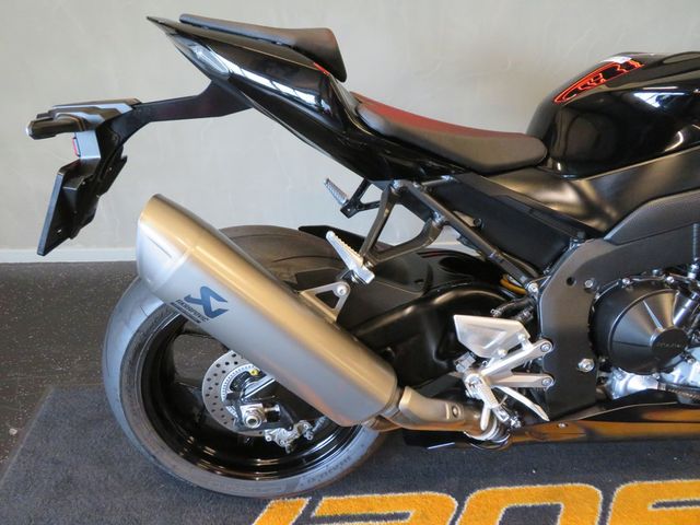 honda - cbr-1000-rr-r-fireblade-sp